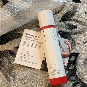 Lululemon dry shampoo